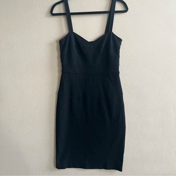 Diane Von Furstenberg Slippery Bodycon Dress  Black Classic Knee Length size 8 - Picture 2 of 12